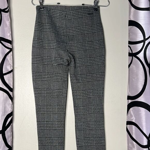 Tahari pull on style houndstooth trousers, size extra small - Picture 10 of 12
